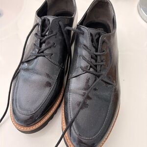 Classic Black Leather Women’s brogue shoes